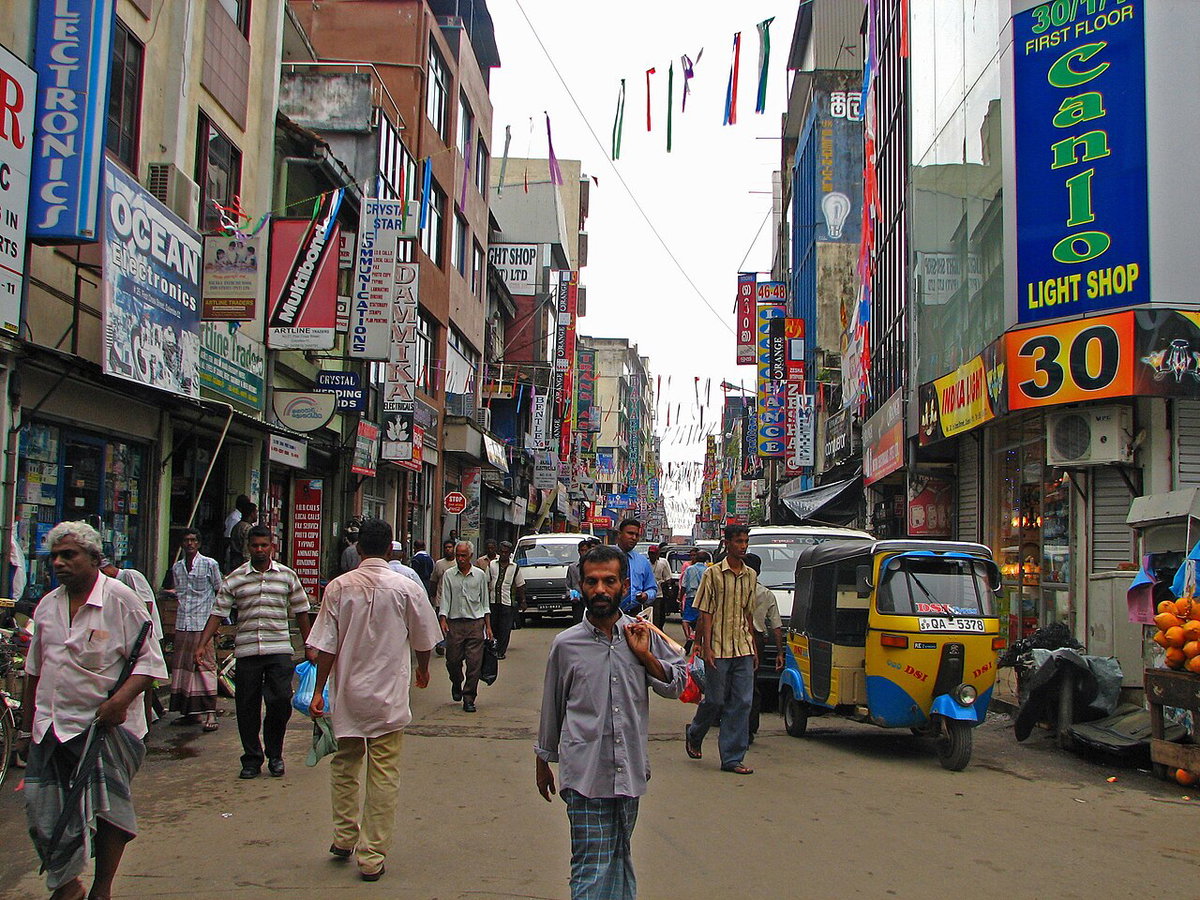 Sri Lanka - 012 - Market street around Fort Stn & Harbour, Colombo, Sri Lanka, 2007
