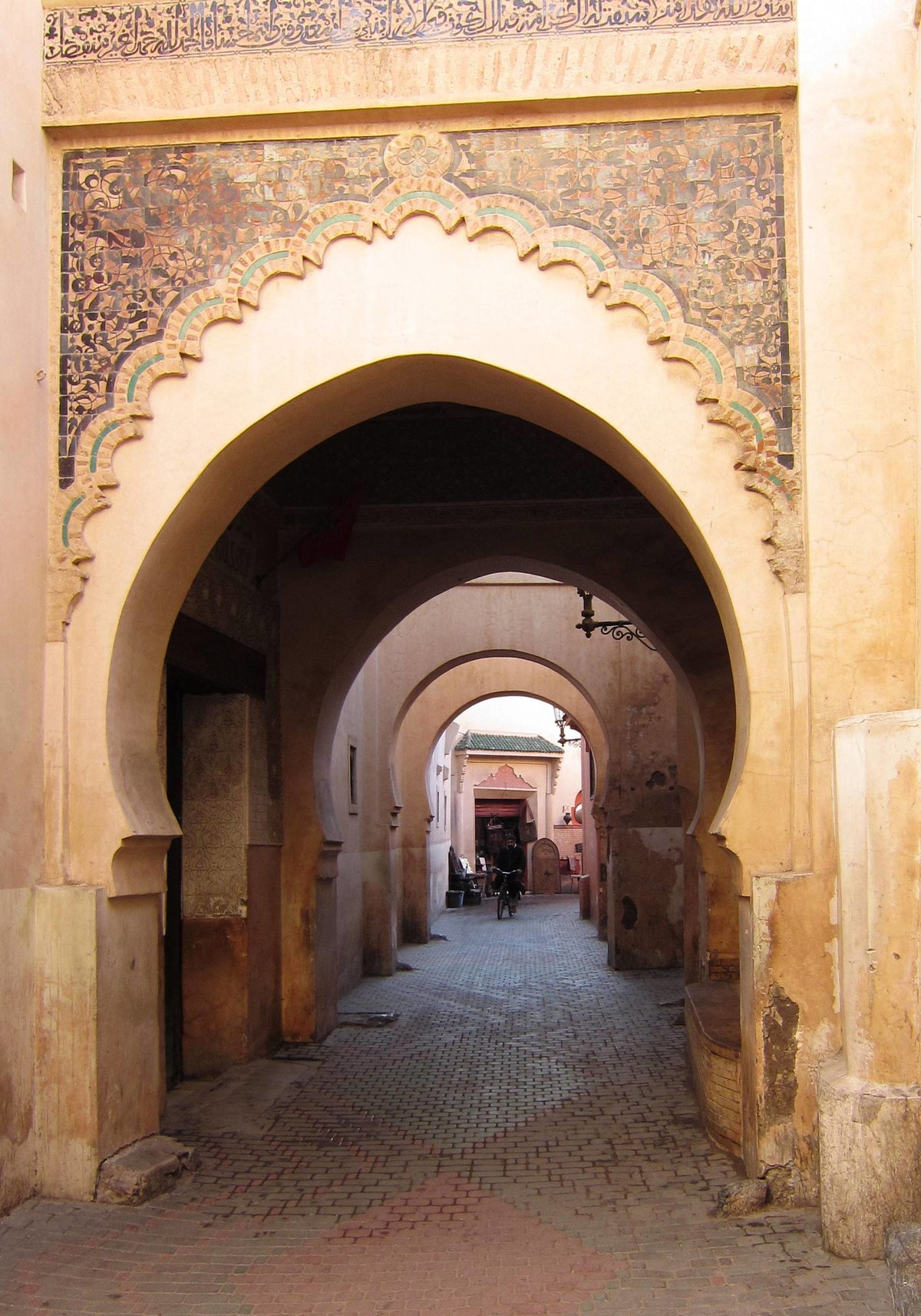 Torbögen in der Medina von Marrakesch, Marrakech, Morocco, 2011