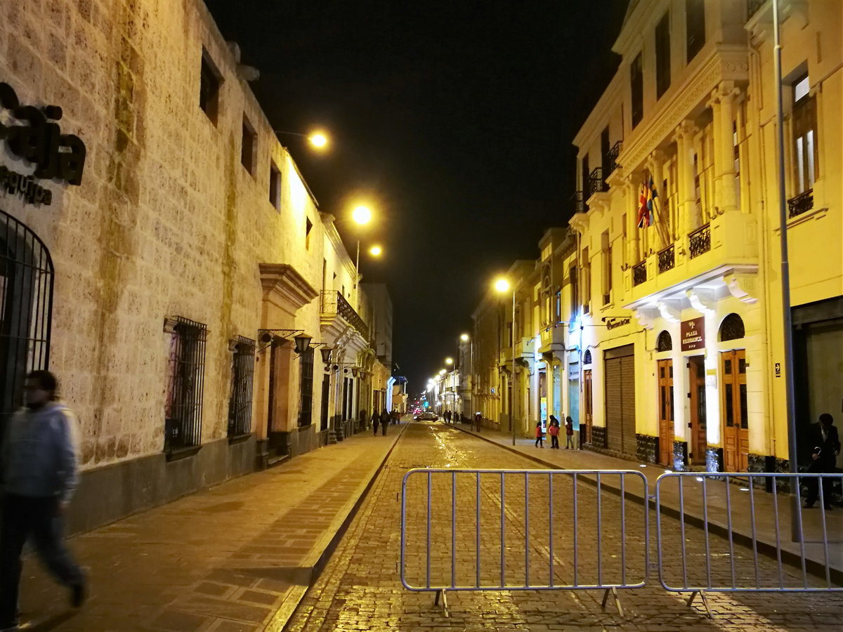 Calle la Merced d'Arequipa de nit, Arequipa, Peru, 2017