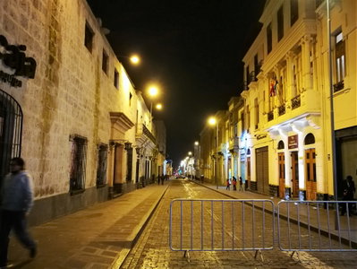 Calle la Merced d'Arequipa de nit, Arequipa, 2017