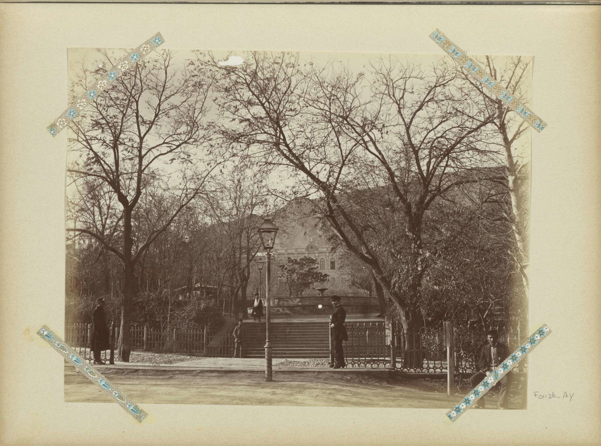 EU: Park, vermoedelijk in Tiflis (1890) [AY], Tbilisi, Georgia, 1890