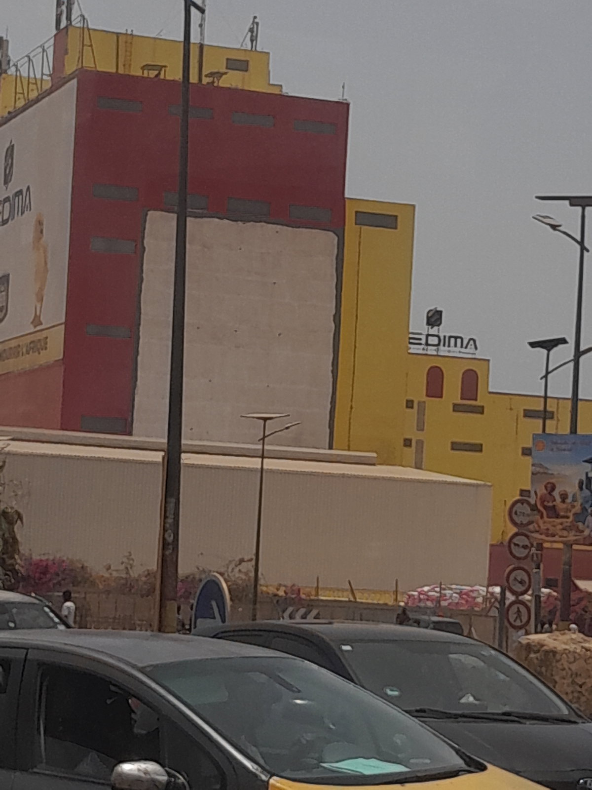Rond point Sedima 01, Rufisque, Senegal, 2025