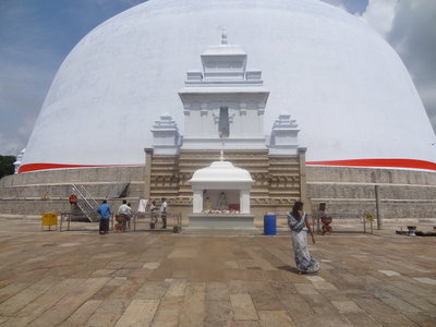 Ruwanwelisaya Stupa 09, Anuradhapura, 2013