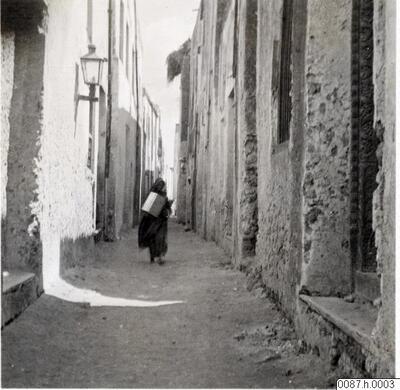 EU: kvinna, gränd, hus, fotografi, photograph (1912), Lamu, 1912
