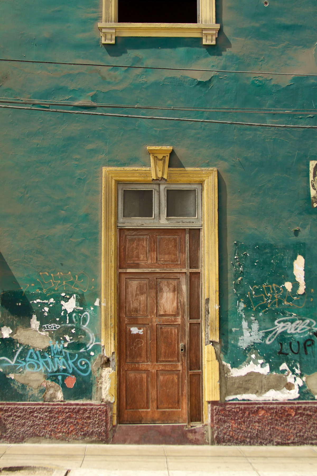 Peru - Lima 169 - worn architecture, Lima, Peru, 2012
