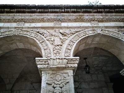 Detall dels Arcs gravats del Claustre de l'esglesia convent de la Companyia de Jesus d Arequipa, Arequipa, 2017