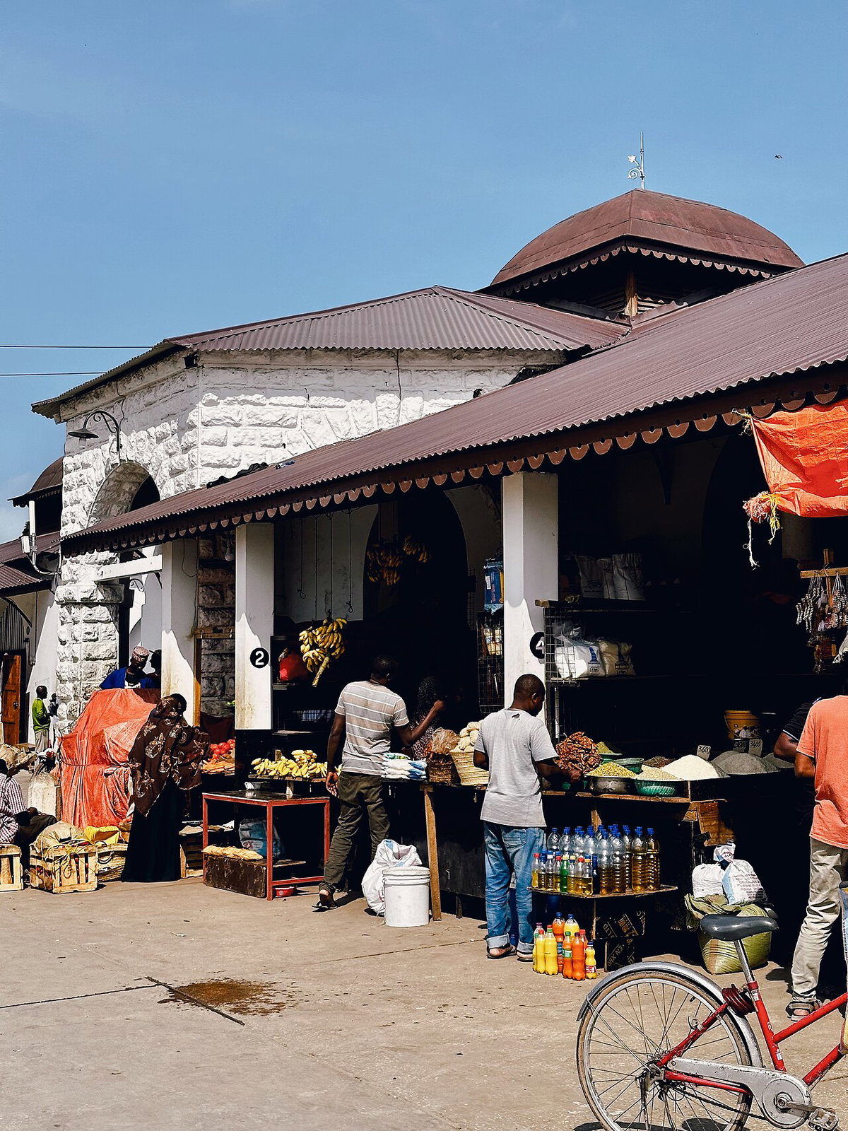 Darajani market scene, Mjini, Zanzibar, Zanzibar (Stone Town), Tanzania, 2023