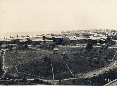 EU: Panama-Stadt. Blick über Parkanlage und Häuser der Stadt zur Küste (1915), Panama City, 1915