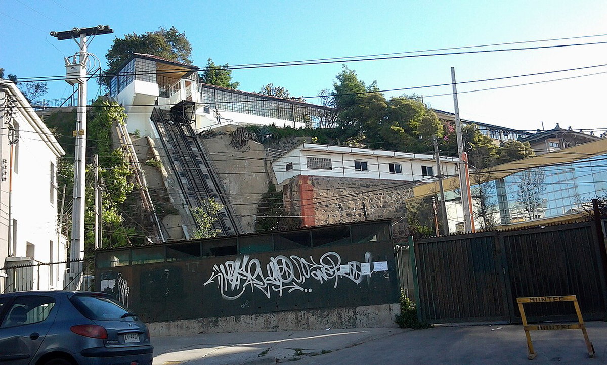WLM 2174 fstar view 01, Valparaíso, Chile, 2012