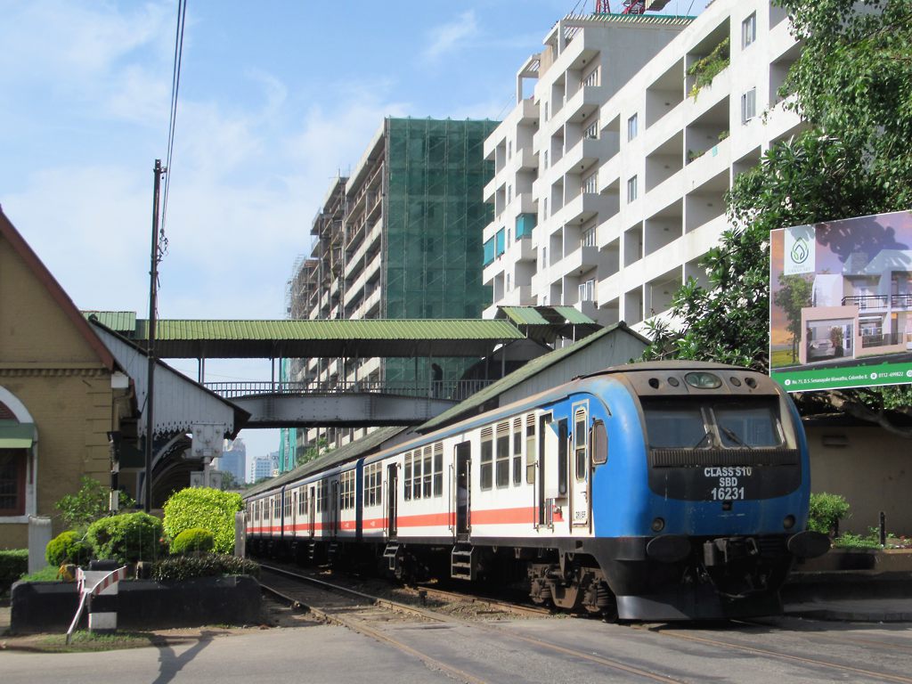 Kompanna Vidiya Railway Station, Colombo, Sri Lanka, 2018