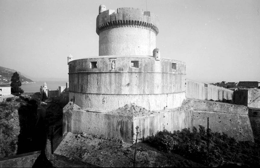 EU: Dubrovnik: Stadtmauer, Minceta-Turm von oben (1961), Dubrovnik, Croatia, 1961