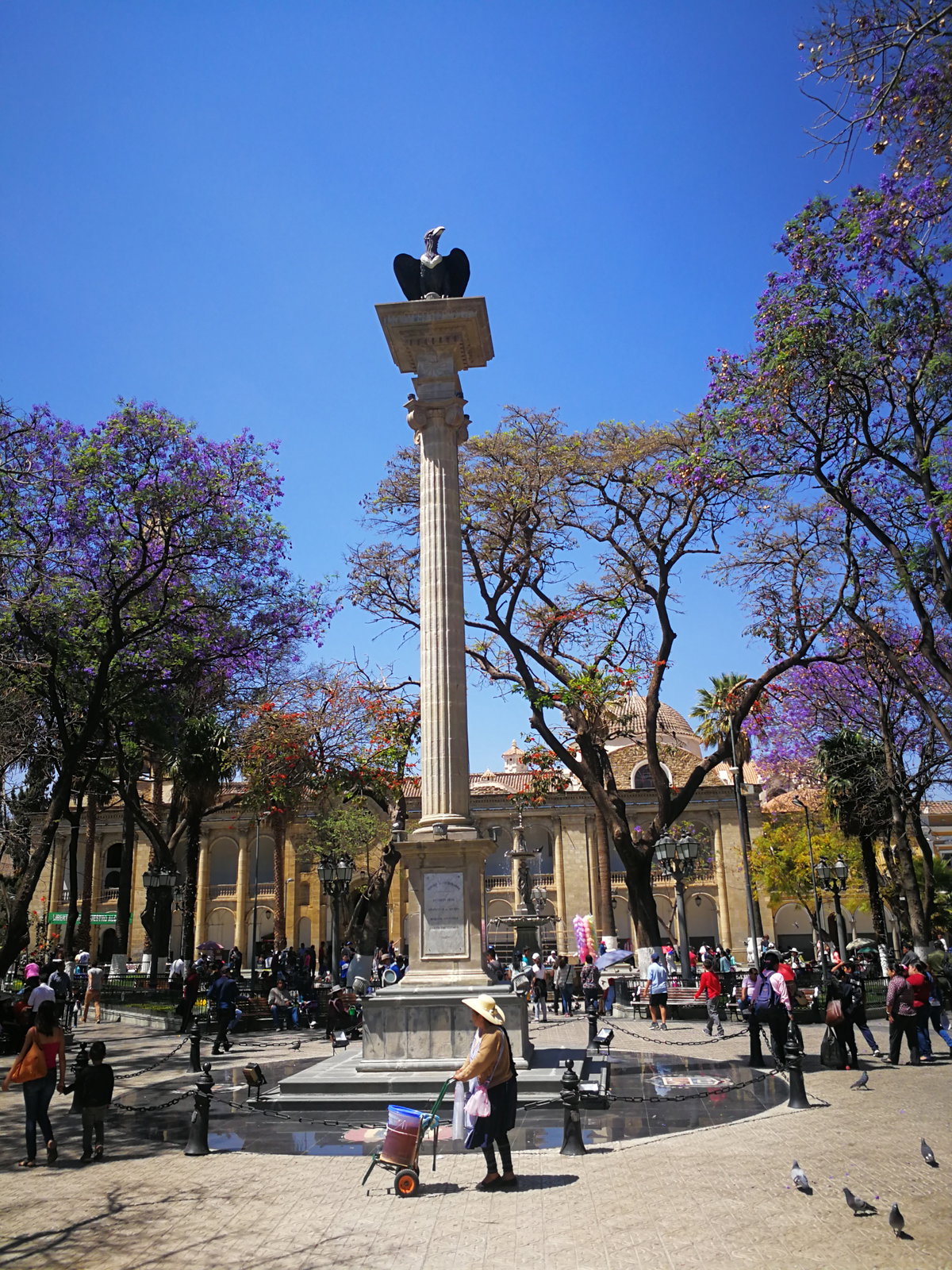 Columna de los Héroes el Cóndor en la Plaza Principal, Cochabamba, Bolivia, 2018