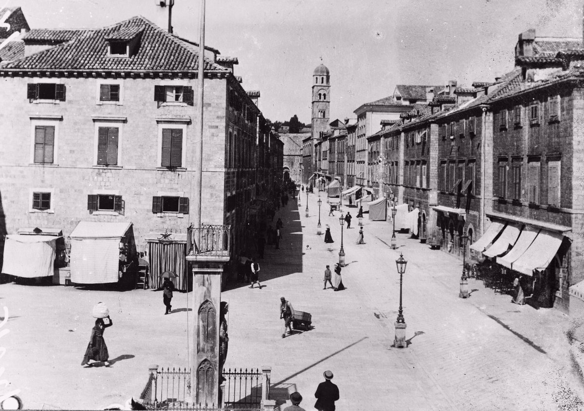 Stradun, a főutca a ferences kolostor és templom tornya felé nézve. Fortepan, Dubrovnik, Croatia, 1901