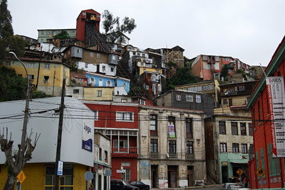 Ascensor Monjas, Valparaíso — photos through time