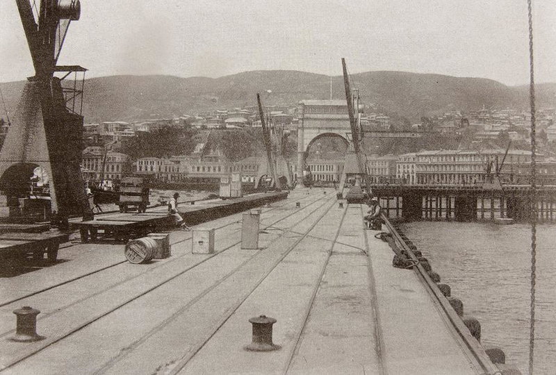 Look Down in 1888 — Muelle Fiscal, 1888 (Félix Leblanc) - Wikimedia Commons