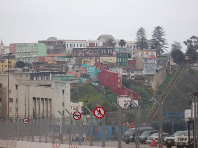Cerro Artillería desde el puerto de Valparaíso, Valparaíso — photos through time