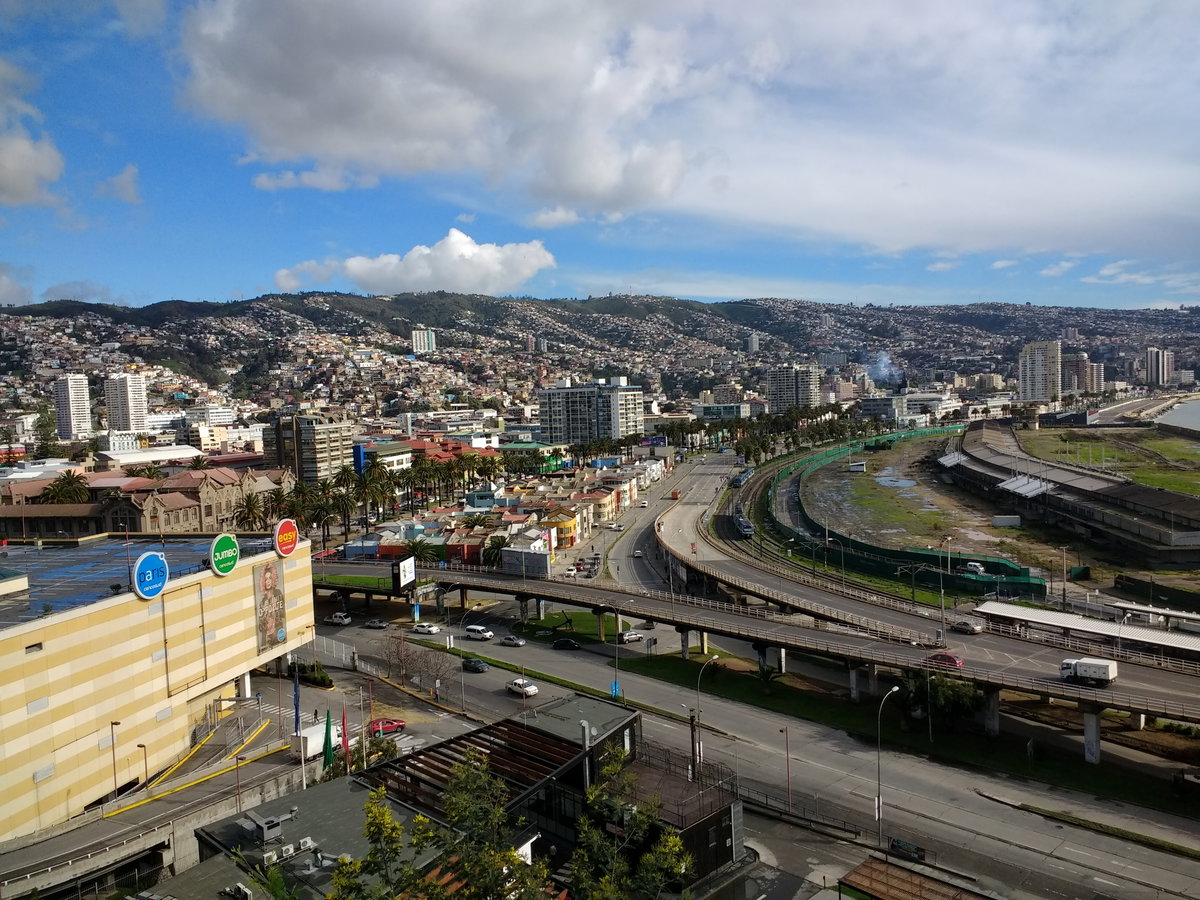 Hillside houses in Valparaíso, Valparaíso, Chile, 2017