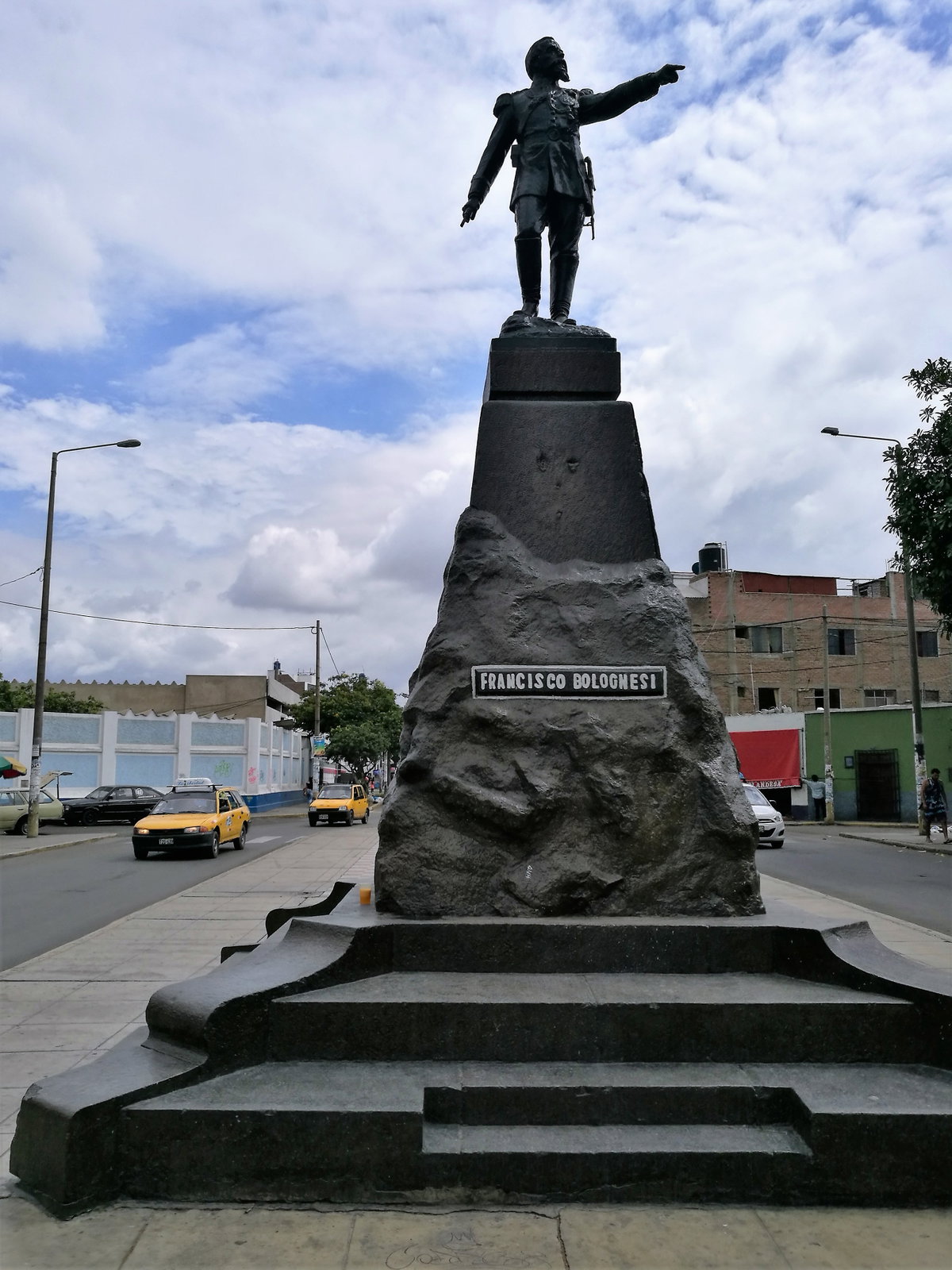 Estàtua de Bolognesi a l'Avenida España de Trujillo, Trujillo, Peru, 2017