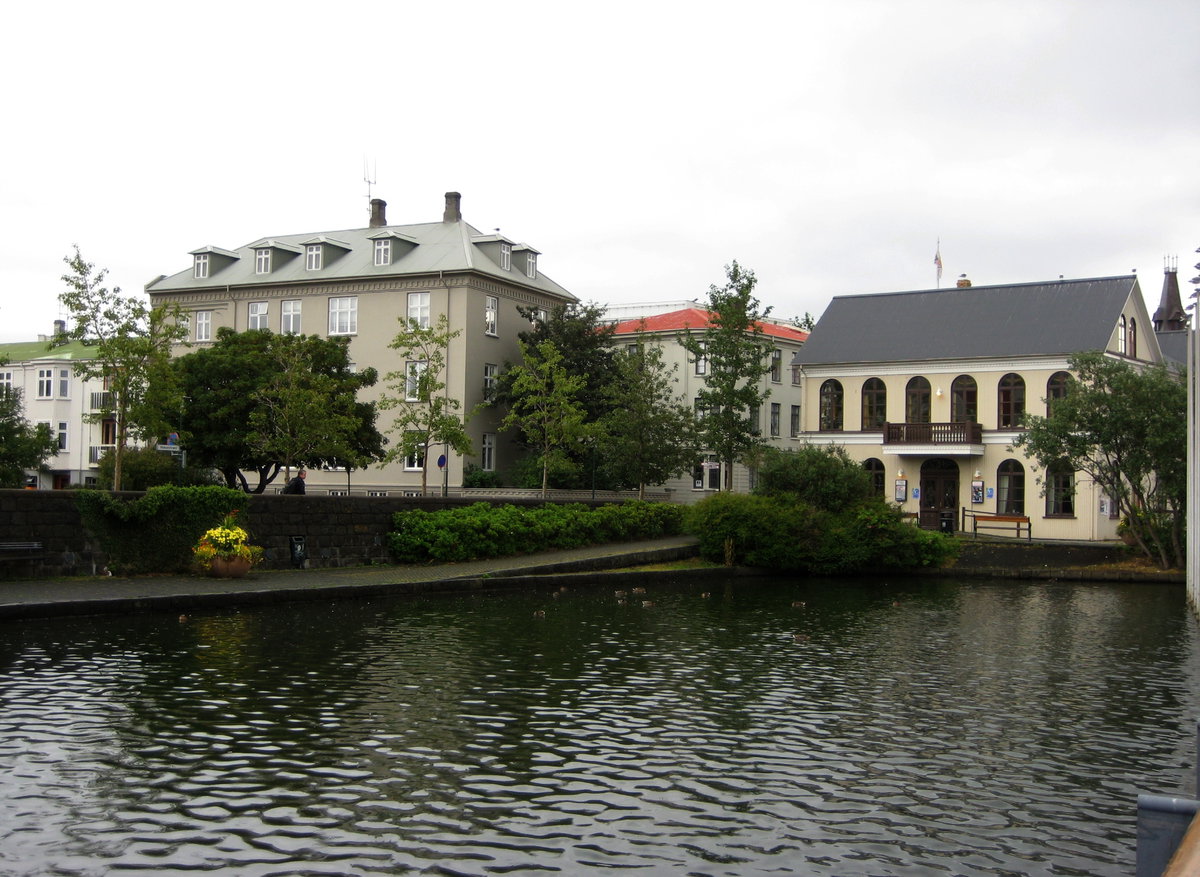 Vonarstræti大街和池湖（Lake Tjörnin）, Reykjavik, Iceland, 2009