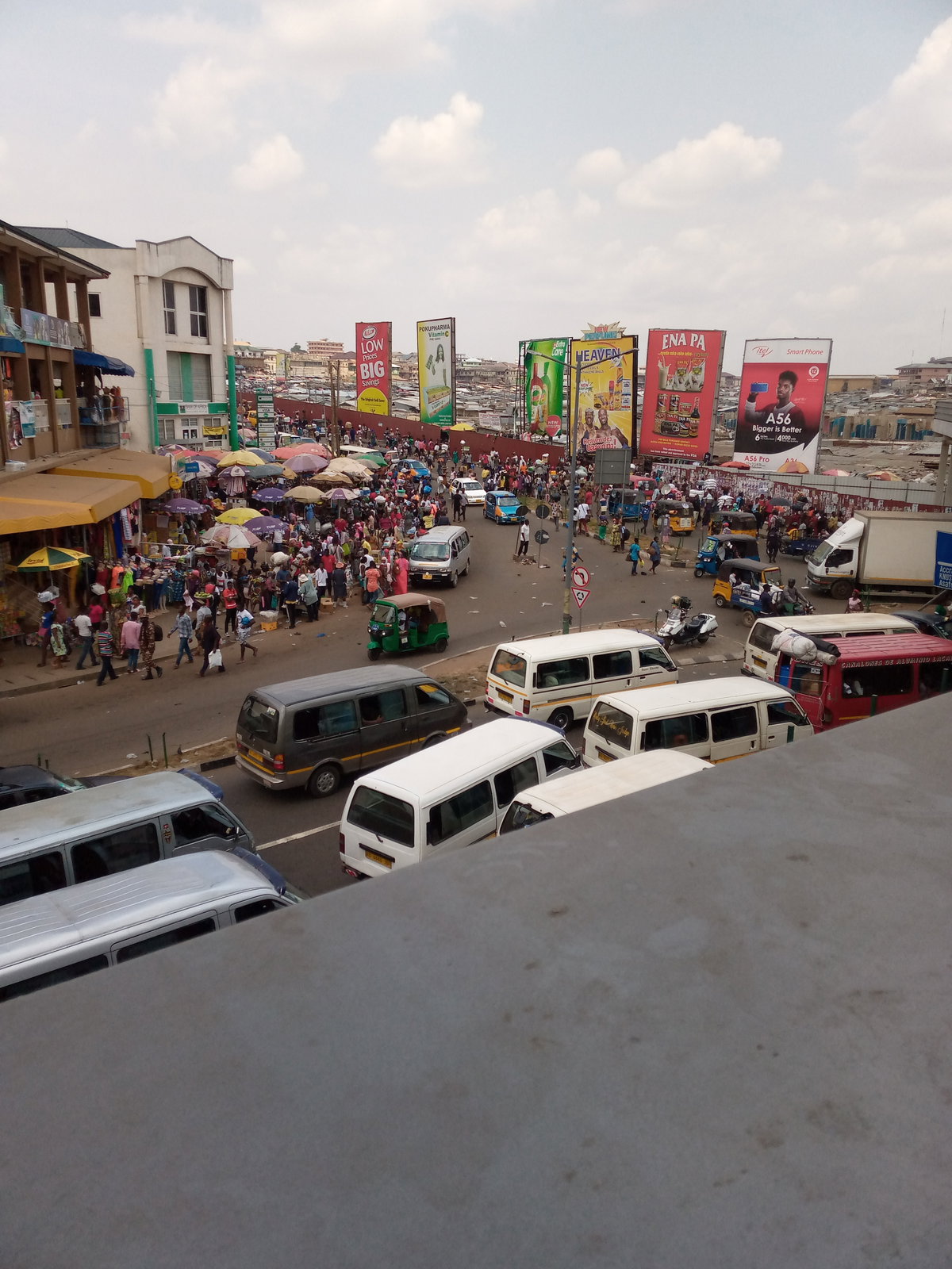 Kumasi Kejetia and its busiest road. 01, Kumasi, Ghana, 2020