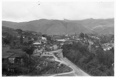 EU: Caracas, Veneuela: Blick über Stadtviertel mit ländlichen Behausungen (1913), Caracas, 1913