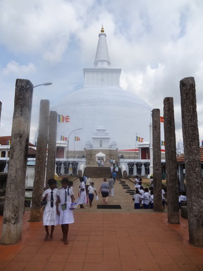 Ruwanwelisaya Stupa 08, Anuradhapura, 2013