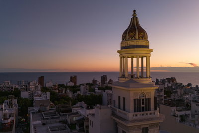 Vista aerea de la galeria London Paris, Montevideo, 2024