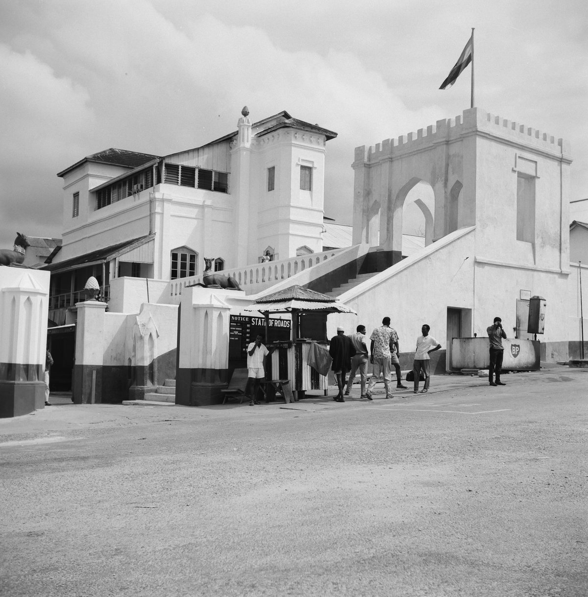 EU: Woning slavenhandelaar, circa 1790, overzicht (1966), Cape Coast, Ghana, 1966