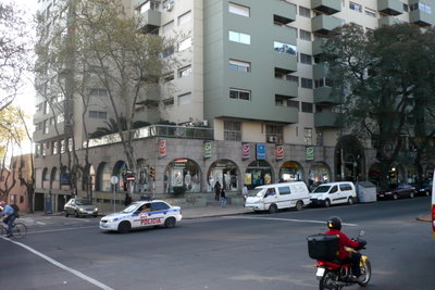 Torre de los Caudillos Bulevard Artigas, Montevideo — photos through time
