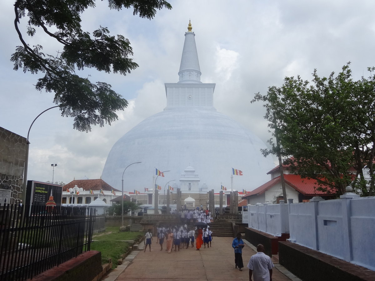 Ruwanwelisaya Stupa 05, Anuradhapura, Sri Lanka, 2013