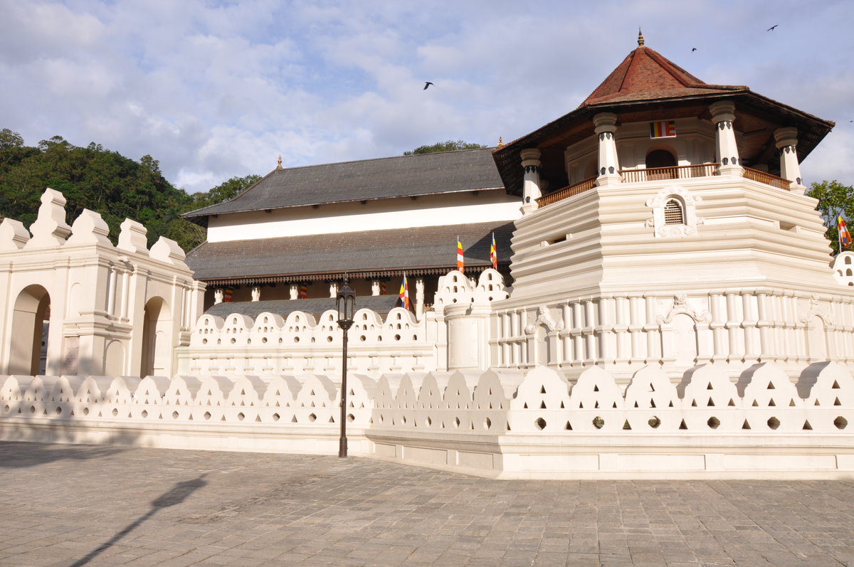 The Temple of the Sacred Tooth Relic (Kandy), Kandy, Sri Lanka, 2011
