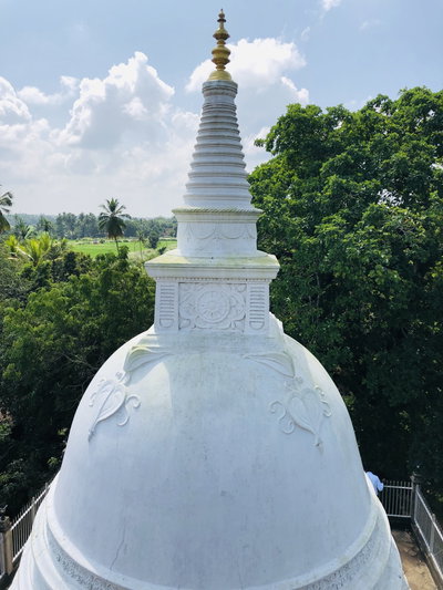 Isurumuniya Stupa, Anuradhapura, 2018