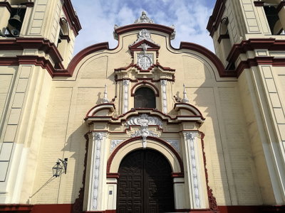 Façana de l'església de San Agustín de Trujillo, Trujillo, 2017
