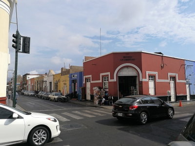 Creuament entre el jirón Bolívar i el jirón Orbegoso de Trujillo, Trujillo, 2017