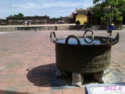 顺化古皇城201206（消防用水大鼎）, Hue, 2012