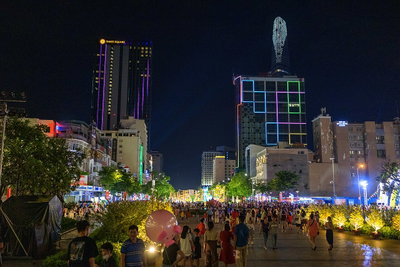 Nguyen Hue Boulevard, Ho Chi Minh City, 2023