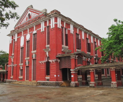 Quoc Hoc high school, Hue — photos through time