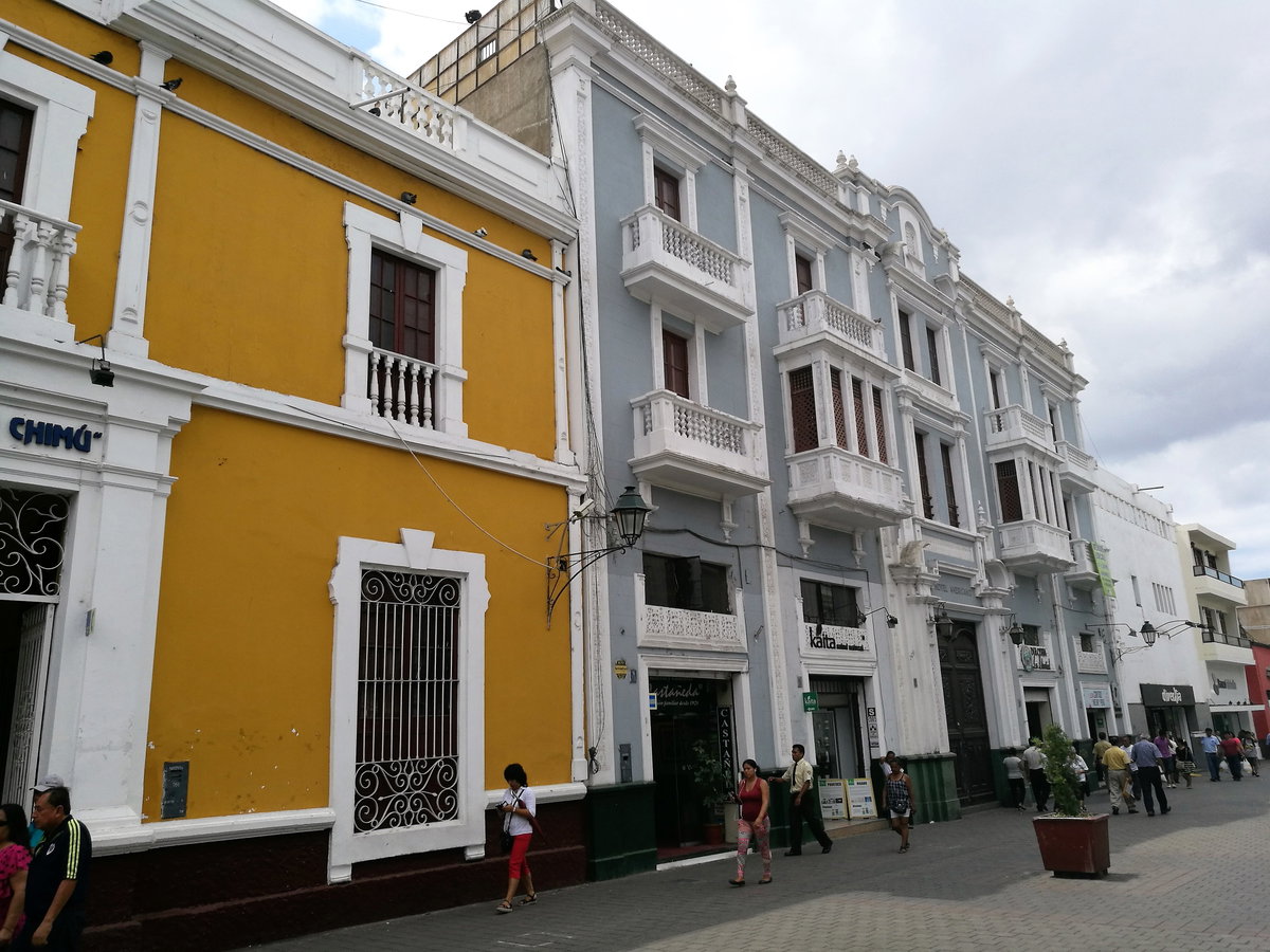 Edificis del jirón Francisco Pizarro de Trujillo02, Trujillo, Peru, 2017