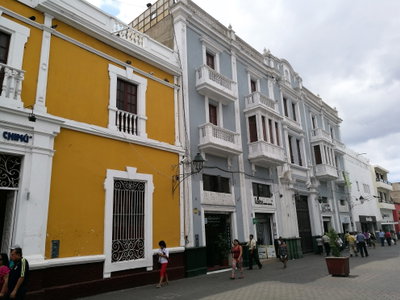 Edificis del jirón Francisco Pizarro de Trujillo02, Trujillo, 2017