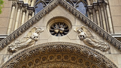Iglesia de los Sagrados Corazones, Valparaíso - detalle entrada, Valparaíso, 2012