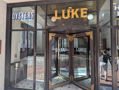Luke restaurant, New Orleans 25 November 2025 - revolving door, New Orleans, 2025