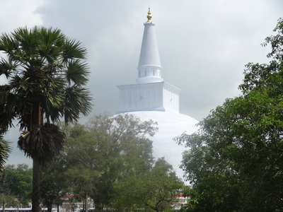Ruwanwelisaya Stupa 02, Anuradhapura, 2013