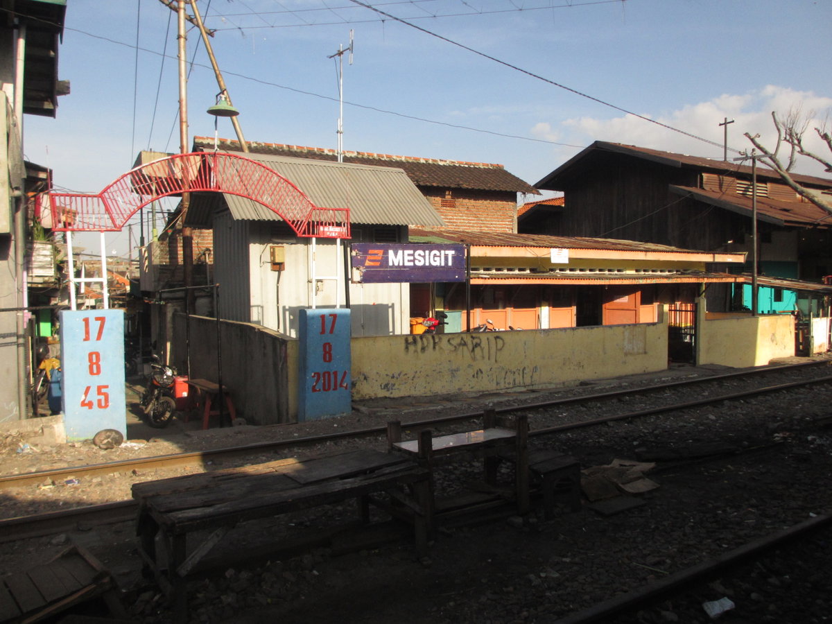 Stasiun Mesigit, Surabaya, Indonesia, 2015