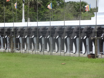 Ruwanwelisaya Stupa 26, Anuradhapura, 2013