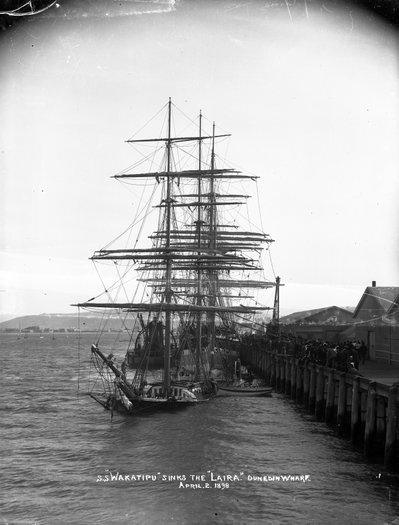 The S.S. Wakatipu sinks the Laira at Dunedin wharf, 2 April, Dunedin, 1898