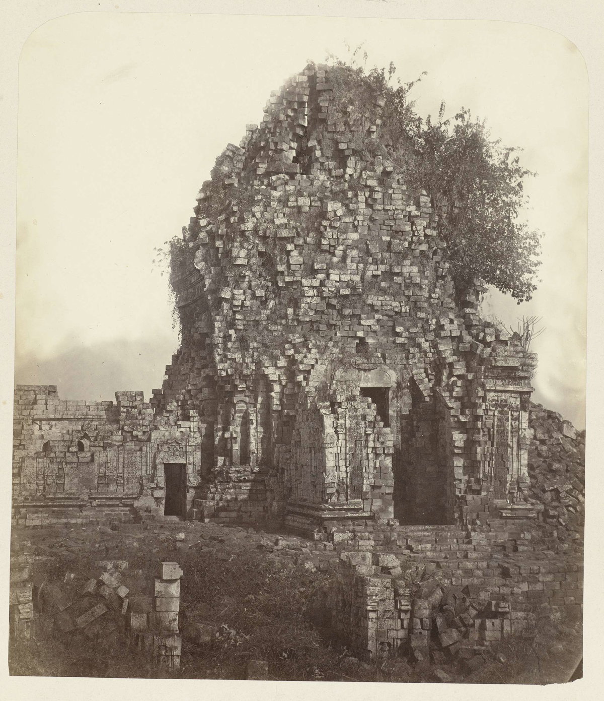 EU: Candi Sewu (Temple complex)(Buddhist) main temple. Bokoharjo, Yogyakarta district, D.I. Yogyakarta province, 8th -9th century. (1865), Yogyakarta, Indonesia, 1865