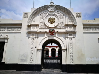 Façana de la Prefectura de policia de Peru d'Arequipa, Arequipa, 2017