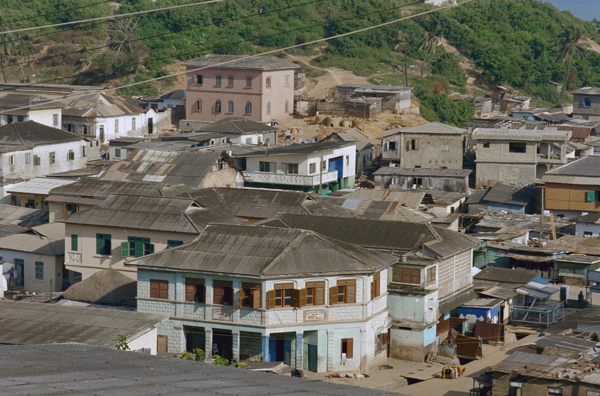 EU: Zicht op haven vanaf Elmina Castle (2002), Elmina, Ghana, 2002