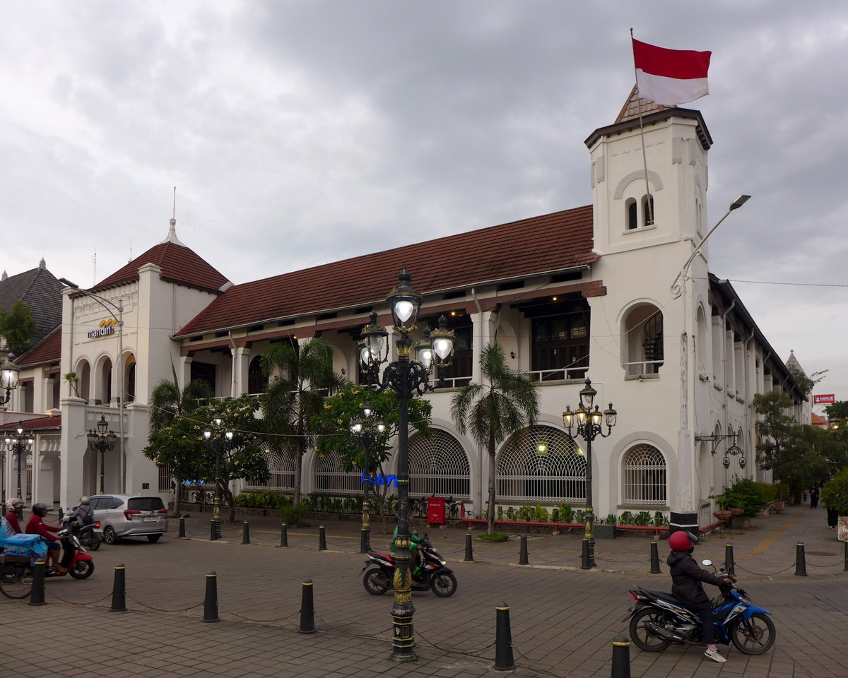 Gedung Bank Mandiri KCP Semarang Mpu Tantular, Semarang, Indonesia, 2025