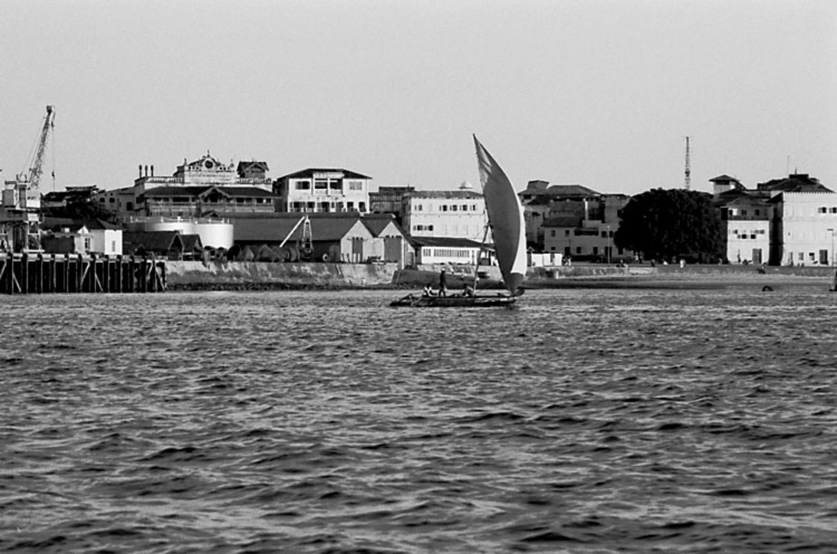 EU: Afrikaresa, Zanzibar - Stone Town waterfront skyline (1961), Zanzibar City, Tanzania, 1961